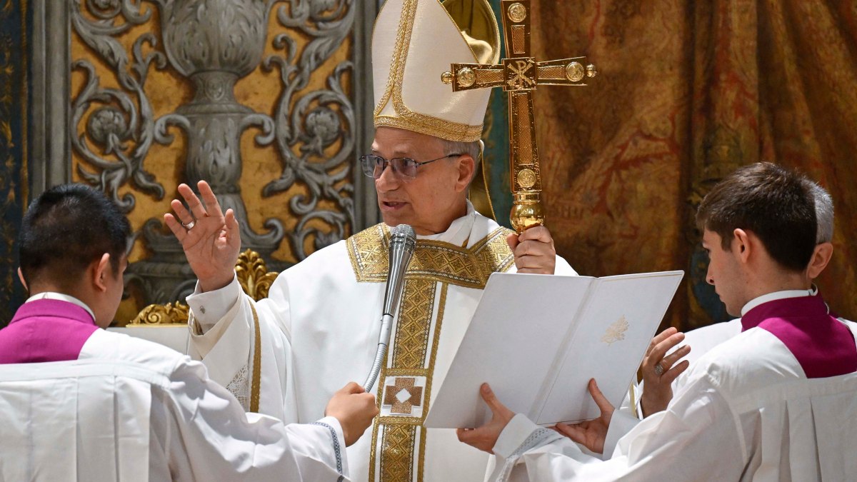 LEON-XIV-FIRST-MASS-AFP