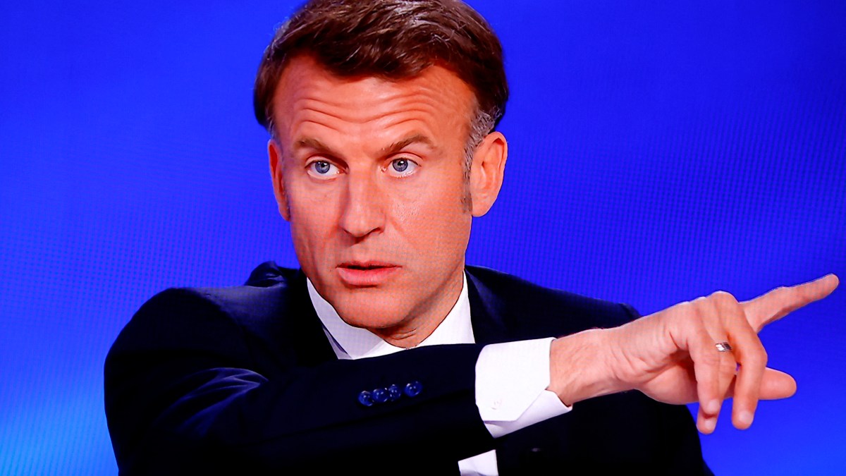 MACRON-TV.jpg