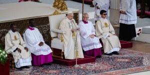 Être une Église unie &#8220;qui ouvre les bras au monde&#8221;, insiste Léon XIV dans son homélie