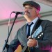 Peter Doherty surprend en sortant une chanson en duo avec un prêtre normand