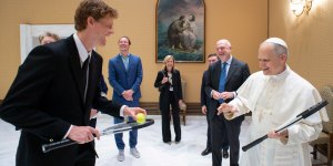 Léon XIV rencontre le meilleur joueur de tennis du monde