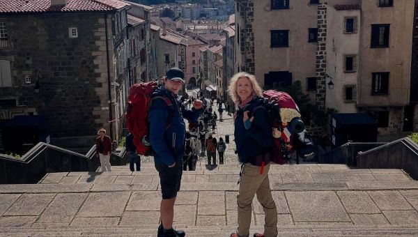Alexandra Lamy en tournage du filme Compostelle, à Puy-en-Velay.