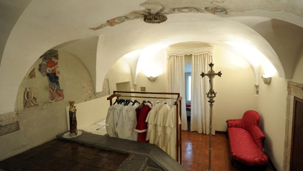 Corner Item Image - La chambre des larmes, un passage obligé pour le nouveau pape