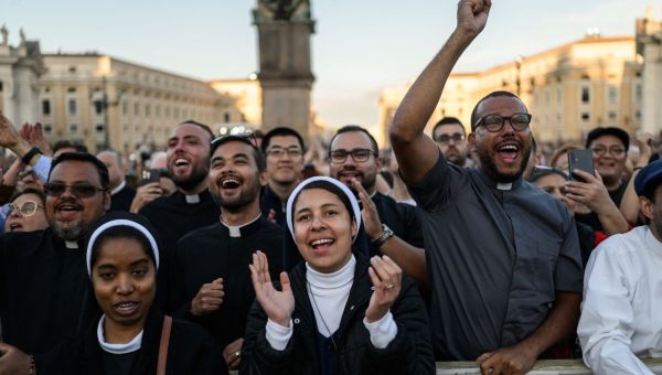Corner Item Image - Trois choses qui font que les catholiques aiment déjà Léon XIV