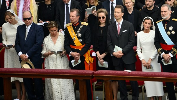 Corner Item Image - Letizia d’Espagne a-t-elle commis un impair devant Léon XIV ?