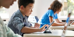 Faut-il chasser l&#8217;intelligence artificielle de l’école dès maintenant ?