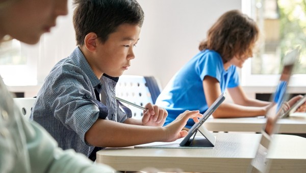 Corner Item Image - Faut-il chasser l’intelligence artificielle de l’école dès maintenant ?