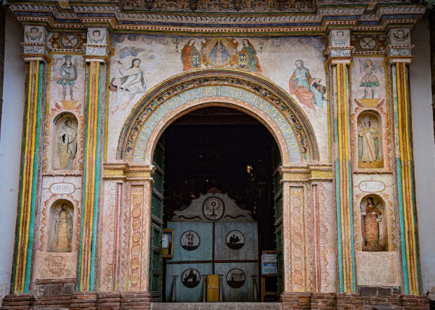 Iglesia de san Pedro en Andahuaylillas, la Capilla Sixtina del Perú