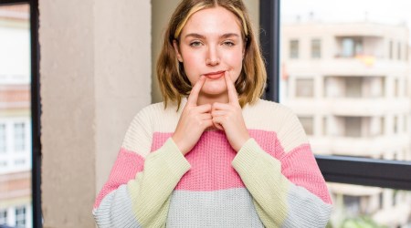 Toujours souriant, toujours dispo… Comment s’affranchir du syndrome du caméléon ?