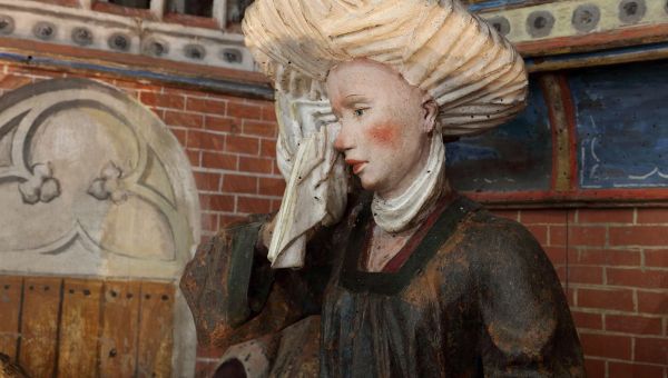 Corner Item Image - Cette modeste église de la Nièvre abrite l’un des plus beaux triptyques médiévaux