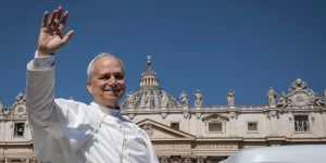 Le pape Léon XIV appelle les employés du Vatican à &#8220;s’efforcer d’être saints&#8221;