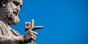 Pourquoi saint Pierre est-il représenté avec des clefs ?