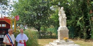 Allaire : inauguration d’une statue de sainte Anne