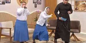 Sœur Marizle et sœur Marisa enflamment le Brésil avec leur beatbox