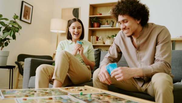 Corner Item Image - Jouer à des jeux de société fait du bien à leur couple