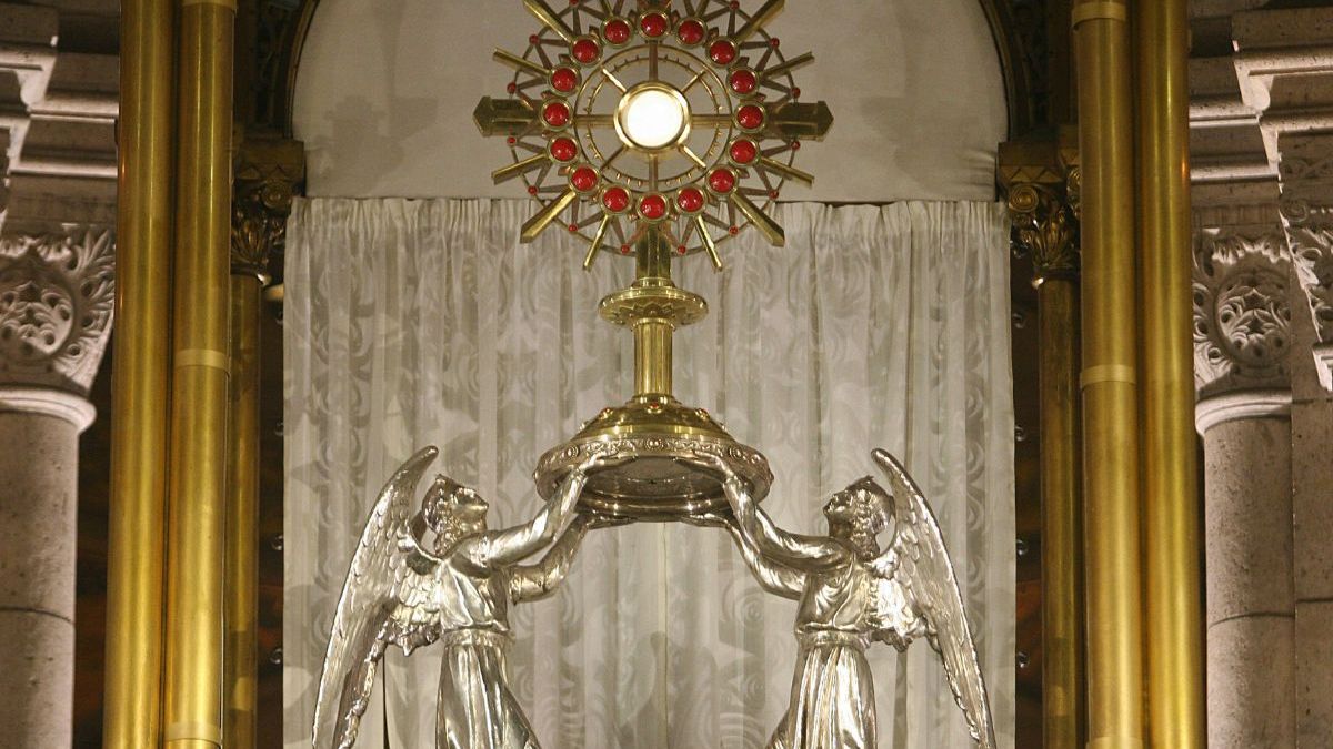 ADORATION-MONTMARTRE.jpg