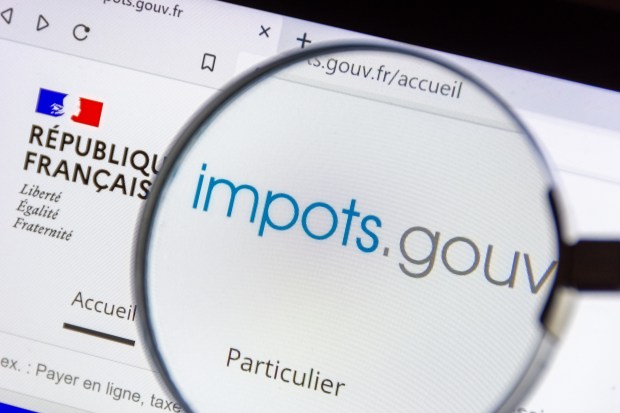 DECLARATION-IMPOTS-shutterstock