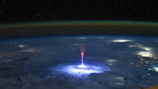 Corner Item Image - Entre ciel et Terre, la danse secrète des farfadets