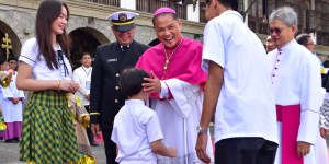 Le nouveau président des évêques philippins a une histoire incroyable avec son ange gardien