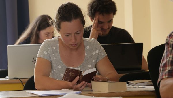 Corner Item Image - La formation chrétienne à suivre pour devenir professeur des écoles dans le hors contrat