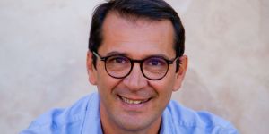 Jean Pouly : “Le recours systématique à ChatGPT pourrait affecter les capacités cognitives des élèves”