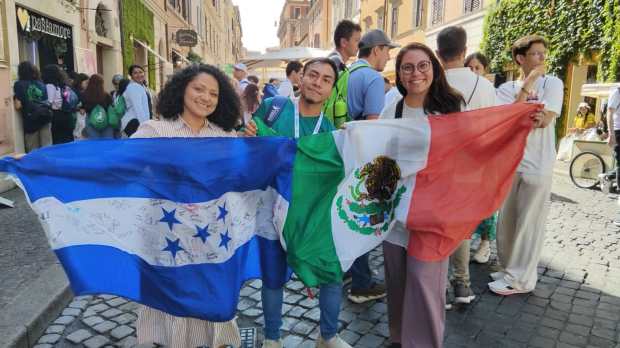 OLGA-SAMUEL-ET-YUTZIL-JUBILE-DES-JEUNES-ROME-CV