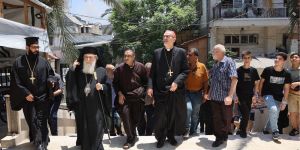 Gaza : le patriarche de Jérusalem au chevet d’une communauté chrétienne traumatisée