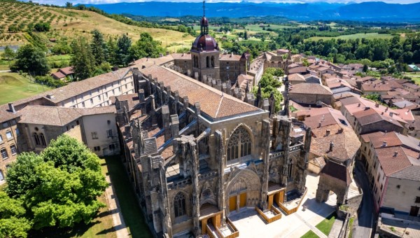 Corner Item Image - Saint-Antoine-l’Abbaye, perle de l’Isère, élu Village préféré des Français