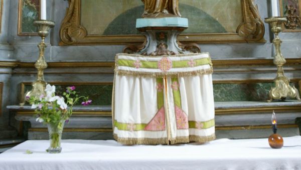 conopee-linge-liturgique-messe-godong