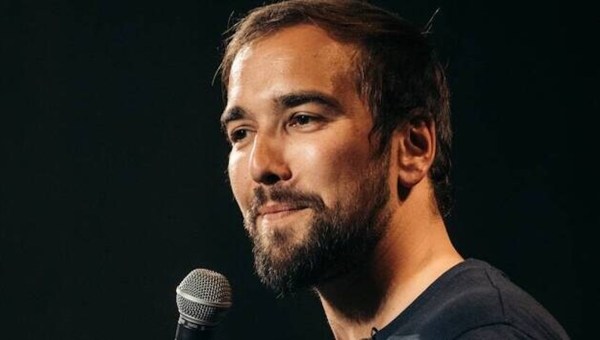 Corner Item Image - Franjo : “Faire rire les gens, c’est très gratifiant”