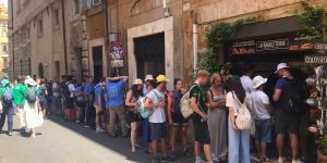 De la chorégraphie TikTok à l’adoration perpétuelle : les montagnes russes spirituelles des jeunes à Rome