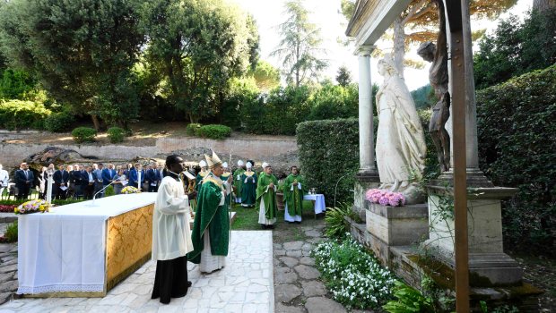 pope-leo-mass-borgo-laudato-si-castel-gandolfo
