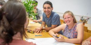 Le village où Hélène et Alexandre ont choisi de vivre autrement
