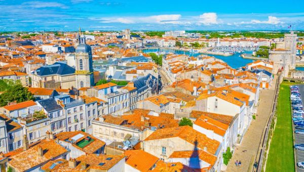 VUE-AERIENNE-LA-ROCHELLE-SHUTTERSTOCK