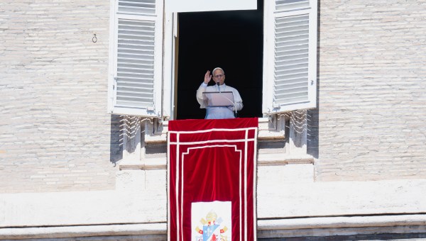 pope-leo-xiv-apostolic-palace-angelus-vatican