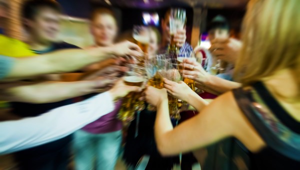 ALCOOL-JEUNES-DANGER-SHUTTERSTOCK