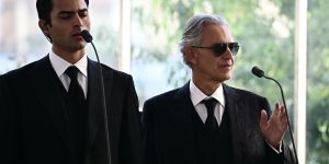 Un splendide Cantique des créatures interprété par Andrea Bocelli et son fils devant le Pape