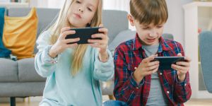 Création d’un délit de négligence parentale numérique : est-ce bien utile ?