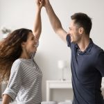 L’un est du soir, l’autre du matin : comment concilier les différences de rythme dans le couple ?
