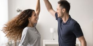 L’un est du soir, l’autre du matin : comment concilier les différences de rythme dans le couple ?