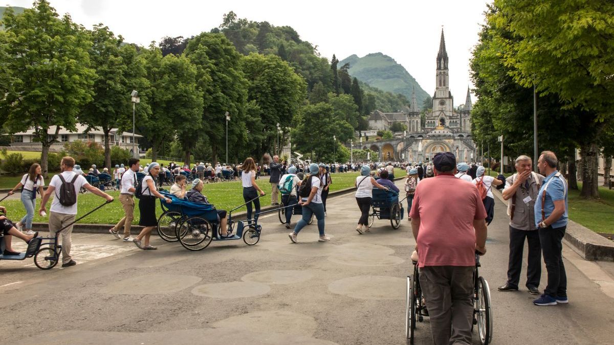 LOURDES.jpg