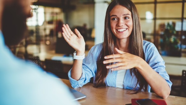 joie-jeunes-engagement-shutterstock