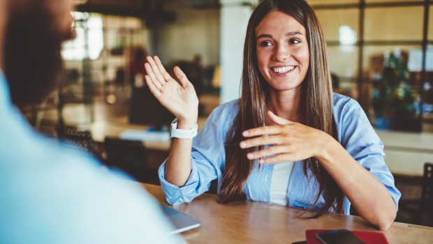 joie-jeunes-engagement-shutterstock