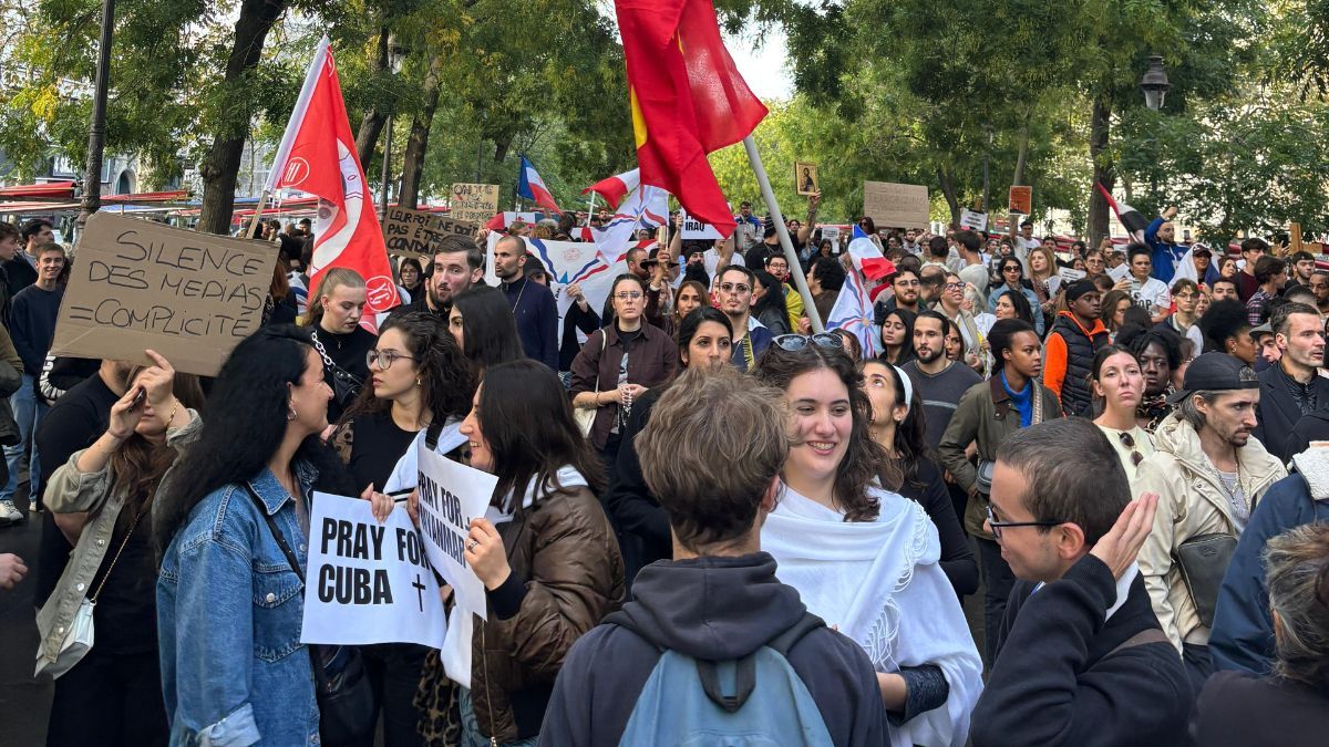 1.500 personnes ont manifesté à Paris contre Christianophobie en France