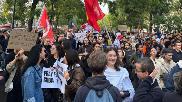 1.500 personnes ont manifesté à Paris contre Christianophobie en France