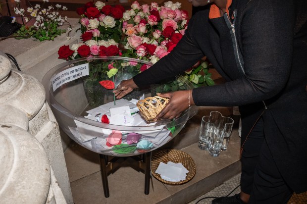 semaine-theresienne-soiree-petales-de-rose