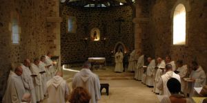 Comment faire de la liturgie des heures une “cathédrale de louange” ?