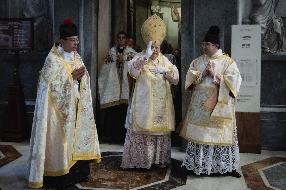 {"rendered":"Le retour du rite tridentin \u00e0 Saint-Pierre"}