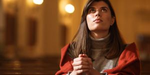 Imiter les saints : oui, mais pas en tout !