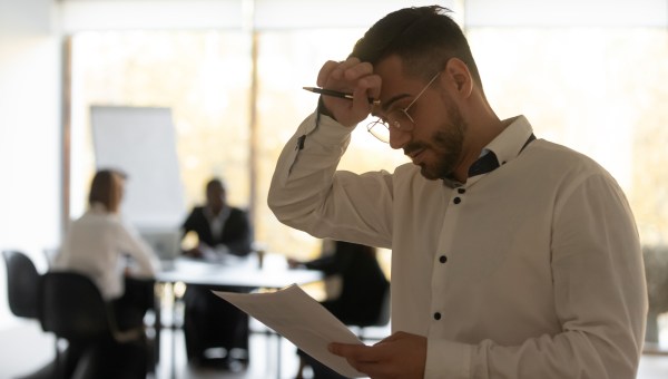 homme-entreprise-begaiement